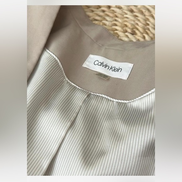 Calvin Klein Khaki Beige Women's
Open Front Blazer - Picture 6 of 7